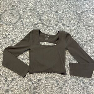 Long sleeve, Open back, size M/L